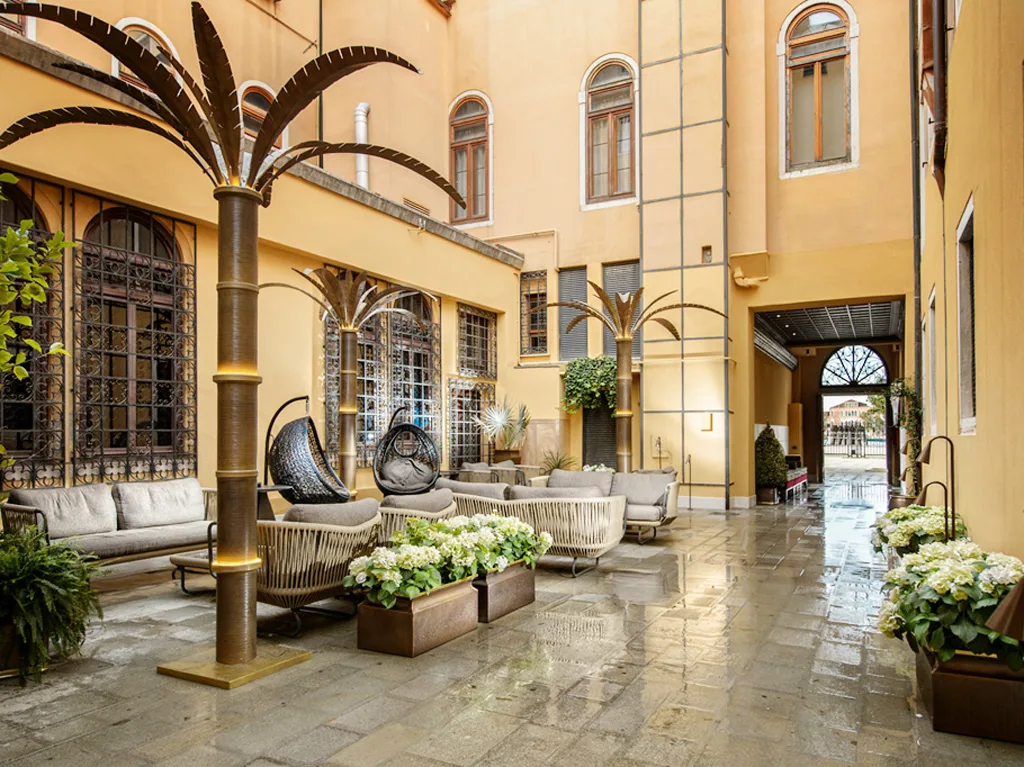 Palazzo Veneziano - Venice Collection exterior and canal frontage in Dorsoduro, Venice